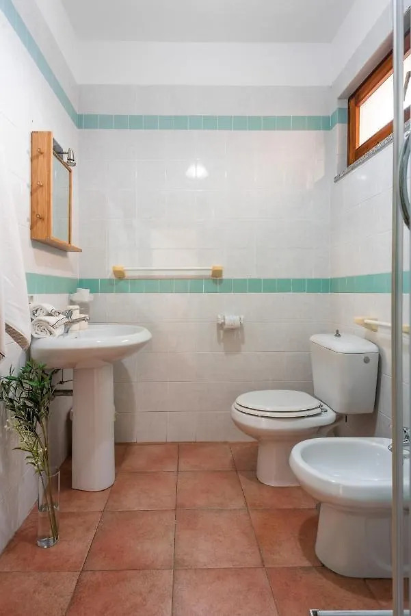 Glorious Residence Le Pavoncelle 1 Bedroom Sleeps 4 Child 산타테레사의갈루라 이탈리아