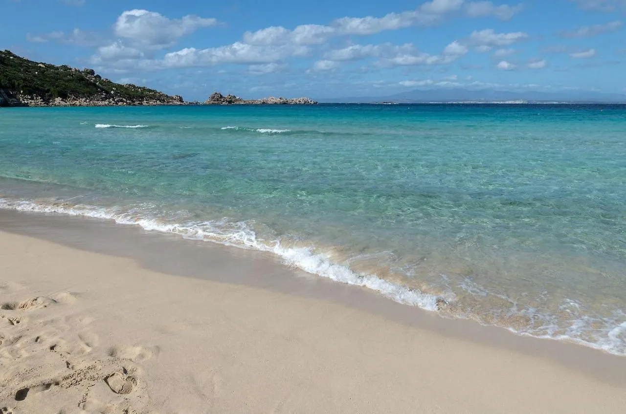 Glorious Residence Le Pavoncelle 1 Bedroom Sleeps 4 Child Santa Teresa Gallura